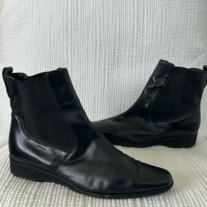 Salvatore Ferragamo Black Leather Ankle Chelsea Boots Size 9B